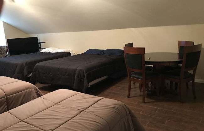 Family Friendly Lake House Located at Mid-west arm of Lake Fork - Photo 3