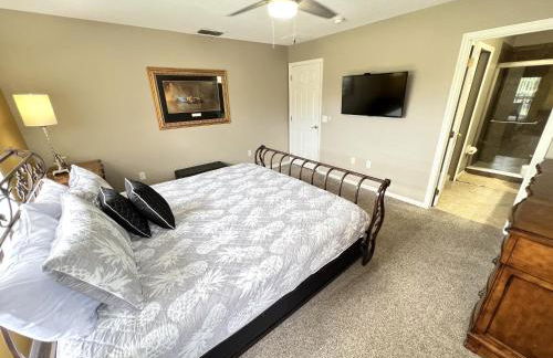 Magical Lakeview 4 Master Suites Pool Hot Tub BBQ Home Theater 2 Miles Disney - Foto 52