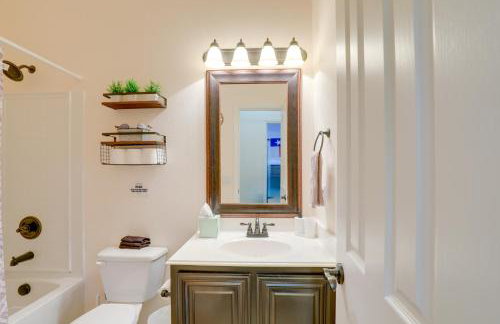 6 Mi to Dtwn Mansfield! Family Getaway with Patio - Foto 15