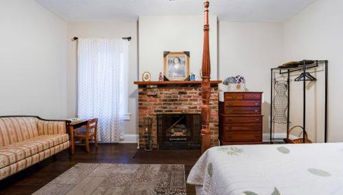 Renovated 4BR | 10 Min to Liberty University - Foto 5