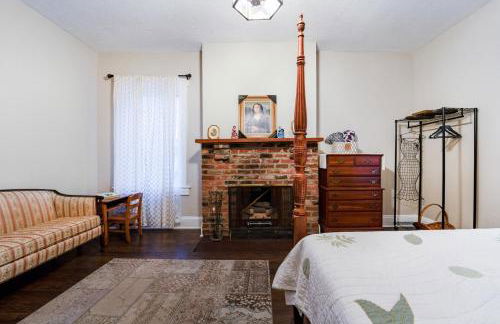 Renovated 4BR | 10 Min to Liberty University - Foto 5