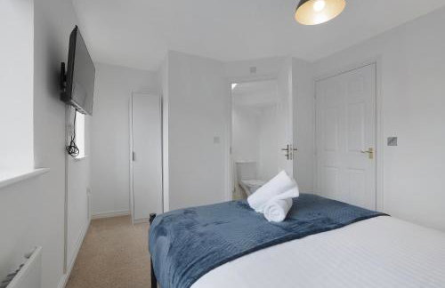 New! Spacious Retreat for 10 Perfect for Families! - Photo 27