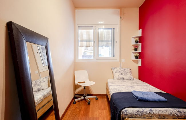 Comfortable 3BR Apartment Close to Placa Espana and Sants Station - Foto 8