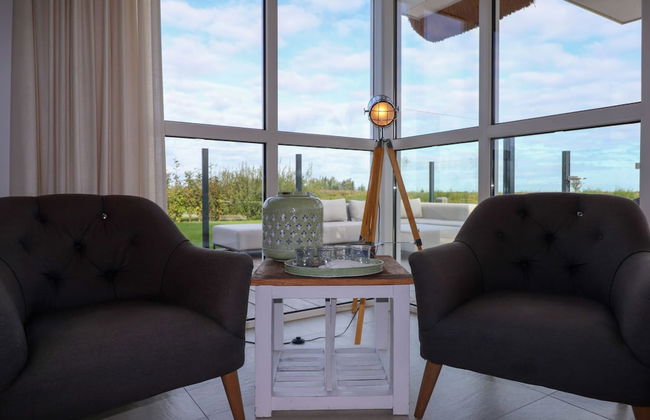 Luxury Villa with Sauna & Hot Tub at Lake - Foto 10