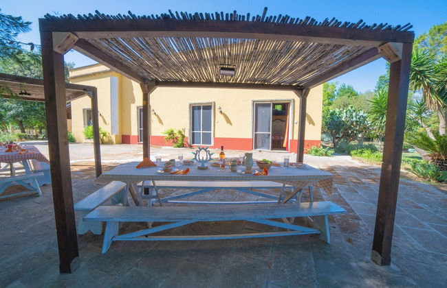 Masseria Le Palmentelle Pool And Garden - Photo 35