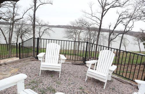 Serene Lakefront Retreat with Scenic Views - Foto 13
