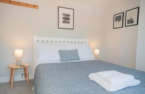 Stylish Coastal 3 Bed Haven - Close to town - Foto 14