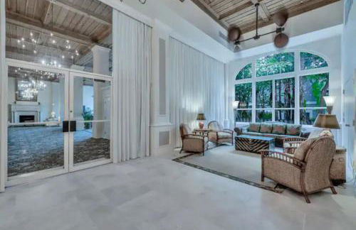 Palm Beach Paradise Walk to Beach Pool WiFi 86" TV WiFi - Foto 35