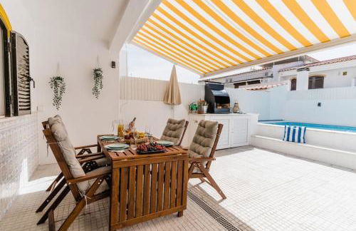 StaySalty - Resort Style Family Beach House with Pool - Foto 4