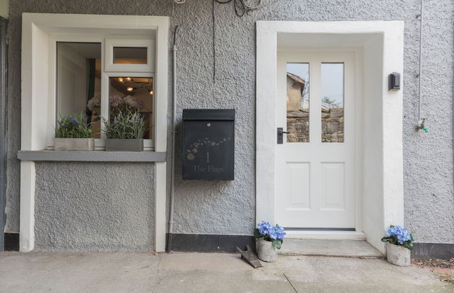 The Flags - Photo 41