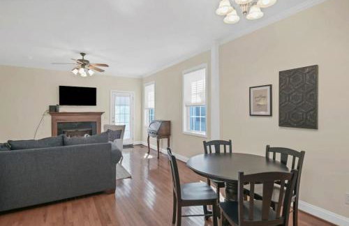 Cozy 2BR Home Near Ft Jackson - Photo 12