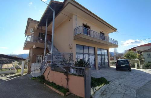 Fofi's Place - Photo 1