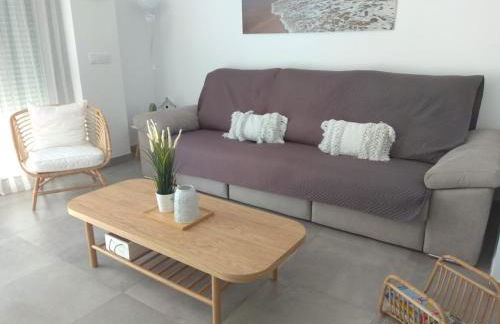 CASA LA PLAYA-CONIL Vacaciones de Lujo en Conil con Todas las Comodidades NETFLIX-HBO-DISNEY-CANALES DE FUTBOL-WIFI ALTA VELOCIDAD-SMART TV 65"-ALEXA - Foto 5