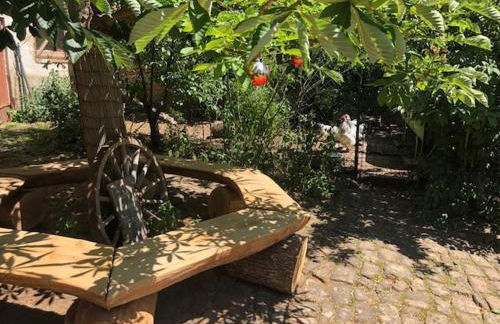 Pretty half-timbered cottage on romantic yard - Foto 22