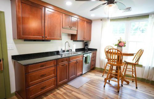 Historic Sears River Home (Main Level) on 10 Acres - Foto 71