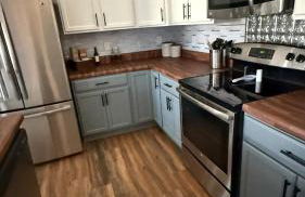 Cozy & Airy Retreat with Lots of Character - Foto 20