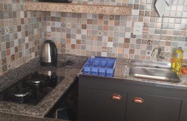 Loft estilo kitnet sem garagem próx Mega atacado da Guaíra - Foto 5