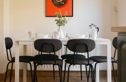 Stupton House, Large 3 Bed House that Sleeps 8 with Full Size Pool Table & FREE Parking - Hosted by Stay Host Save - Foto 43