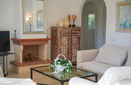 Altea Hills 3BR House with Private Garden - Photo 7