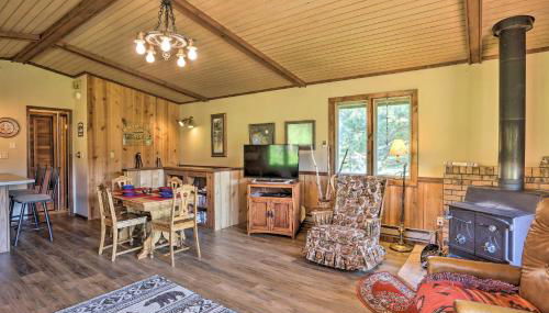 Creekside Rapid City Cabin with Deck on 30 Acres! - Foto 3