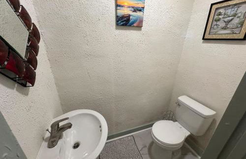 Spacious 5BR Midtown - Near Zoo and Liberty Bowl - Photo 38