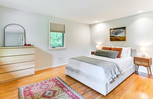 8 Mi to Tanglewood and Butternut Ski Spacious Home! - Foto 19