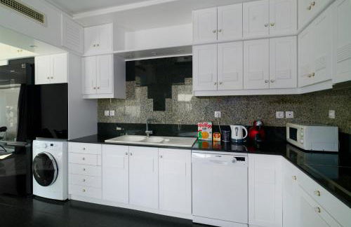 Luxury Villa with Pool, BBQ & Garden in Vouliagmeni - Foto 44