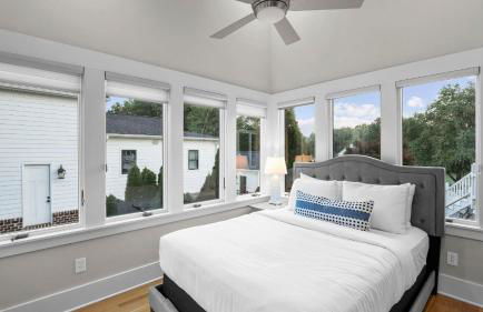 Lakefront Home w Pool, Dock, Fire Pit & Game Room Sip, Sip Away by Avantstay - Foto 82