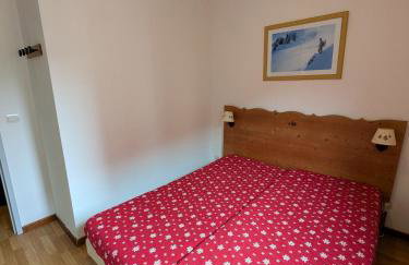 Appartement 4 pièces pour 6-8 personnes, 2 chambres, 1 cabine, 2 canapés-lit double dans le salon, au pied des pistes et piscine l'été, wifi fibre - Foto 4