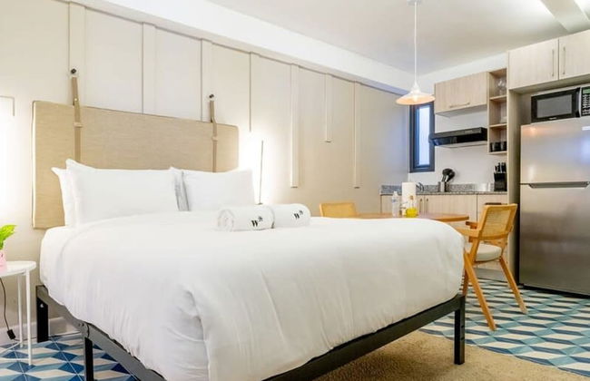 w Monochrome Loft in Santa Ana - Photo 1