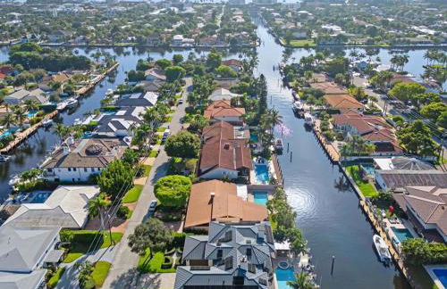 Near the Beach • Pool & Jacuzzi • Waterfront Villa - Foto 75