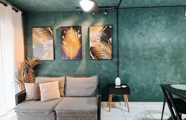 Novo Apto em Condomínio Fechado c/Ar e Elevador - Foto 2