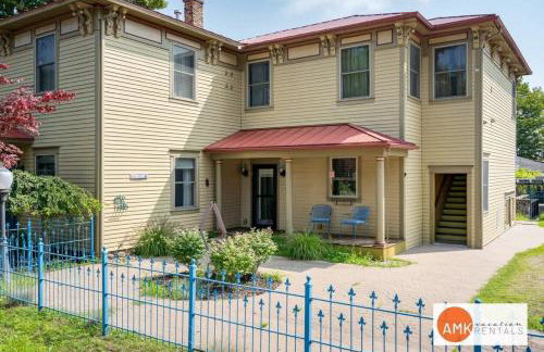 Lake Life Getaway - Condo near downtown! - Foto 41