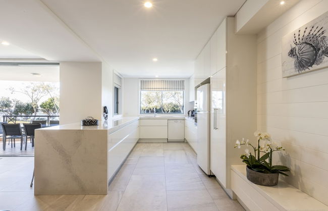 Bay Royal Apartments - Photo 42