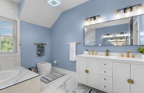 Luxury awaits in this stunning, modern home - Foto 19