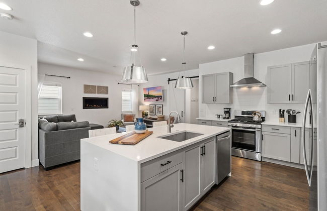 Steps From River & Old Town - Hot Tub & King Bd - Foto 9