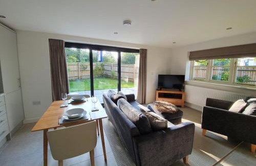 Idyllic village, gateway to the Cotswolds, nr pub - Photo 32