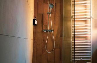 Nuit romantique, Suite avec jacuzzi et cinéma privé au design Japandi - Foto 10