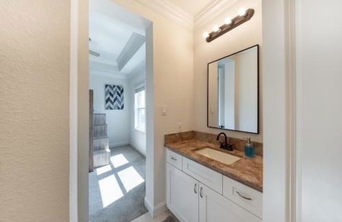 Family Home Near Lake & Local Parks - Foto 18