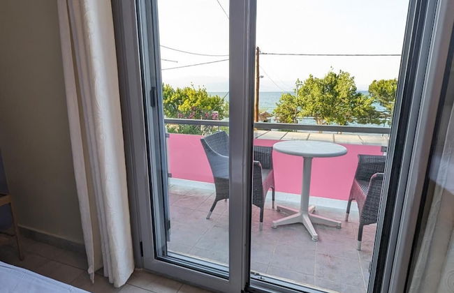 Okeania Seafront Rooms in Kamena Vourla - Foto 8