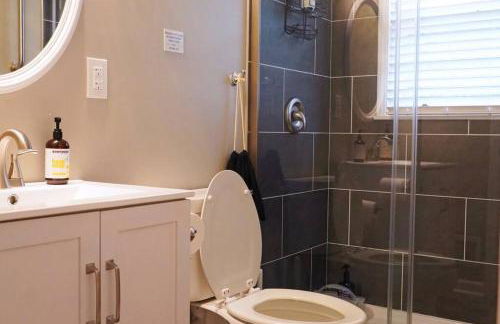 Spacious Pet Friendly Home - Photo 19