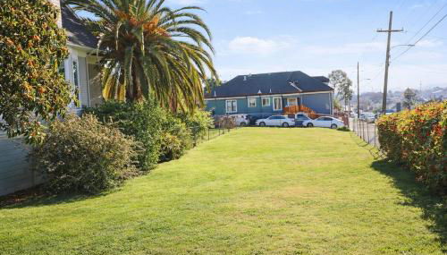 Spacious 4-Bed- Sleeps 8 - Family Friendly - Photo 3