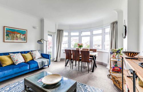 Wisteria Apt Spacious 3BR & Balcony - Photo 4