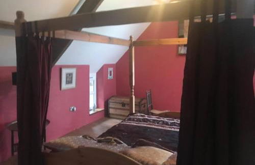 Ysgubor y Tanybryn The barn with a view and a spa. - Photo 14