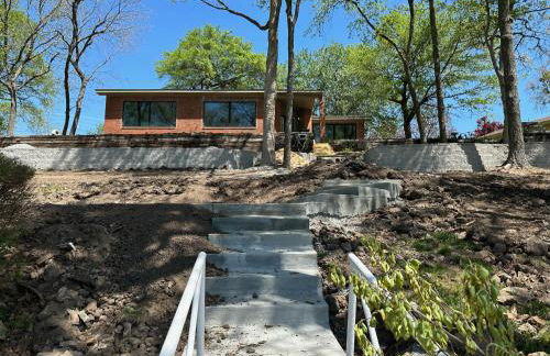 Newly Renovated 4B, 2.5 bath Lakefront home with South Grand Lake Views and dock - Foto 7