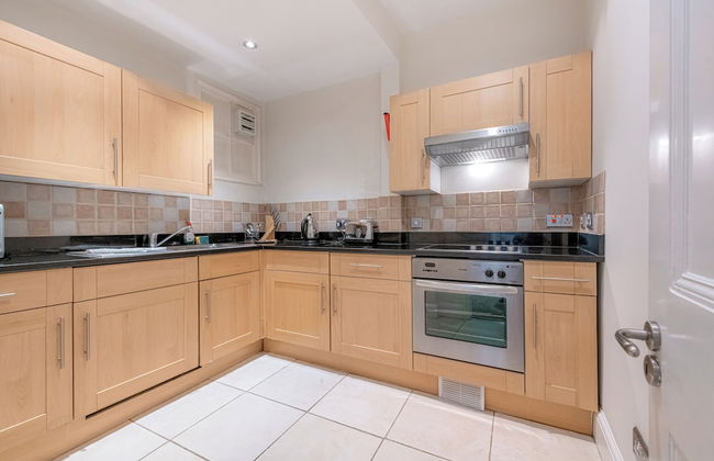 17 Hertford Street - Photo 13