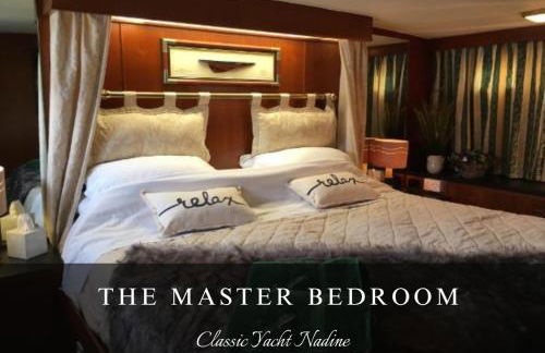 Classic Yacht Nadine in Poole Harbour, Dorset, with a Hot Tub Jacuzzi - Photo 17