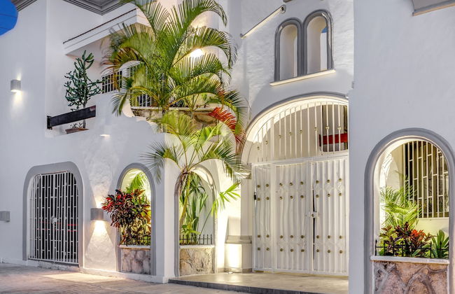 Valentina Suites by Las Flores - Photo 3