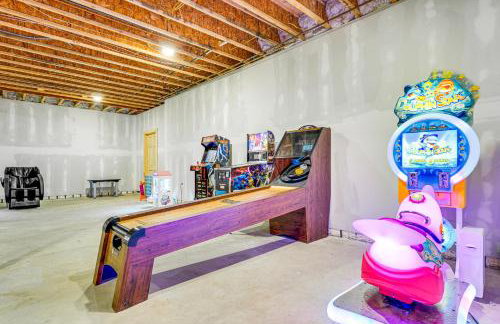 Private Deck and Fire Pit Adirondack Family Home - Foto 23