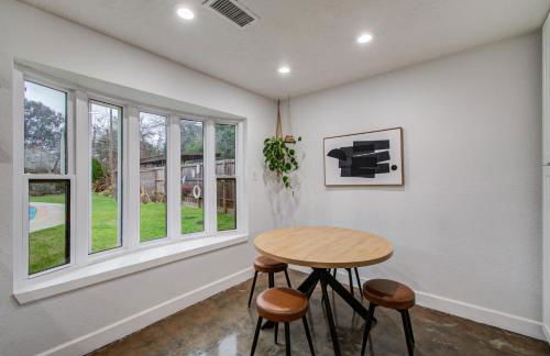 Rustic Modern Escape - 4BD-2BA with Pool & Patio - Foto 13